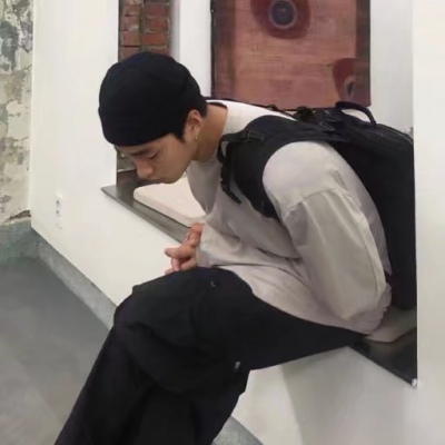 抖音最火男生頭像傷感